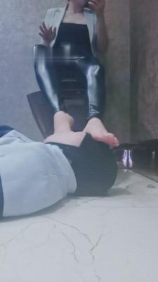 【上海糖糖老师】长靴碾压食物喂食 bf7290