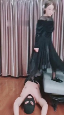 【领主老大】暴踹爆跳狠掐乳头-全程哀嚎 bf7380