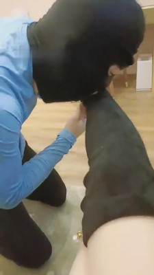 【开发素人】与精神小妹素人恋足踩踏羞辱专场 bf9049