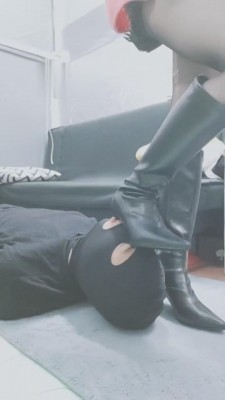 【灵竹】长靴碾压/坐脸/跪舔 bf7228