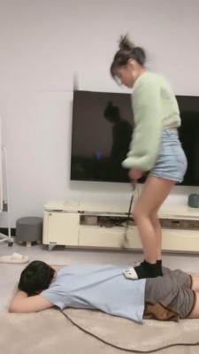 【西柚w】坐脸/耳光/全体重踩踏 bf7179