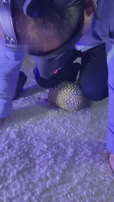 【杭州冰琳】双s强迫喝圣水/口水/脚喂食/重度耳光/踢裆 bf7114