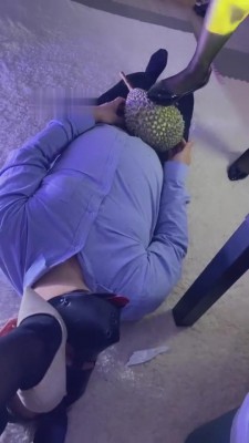 【杭州冰琳】双s强迫喝圣水/口水/脚喂食/重度耳光/踢裆 bf7114