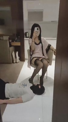 【上海糖糖老师】御姐黑丝羞辱狗 bf6302