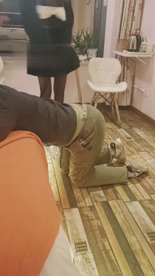 【开发素人】耳光/鞭打/sp/骑马/踩踏/踢裆 bf6326