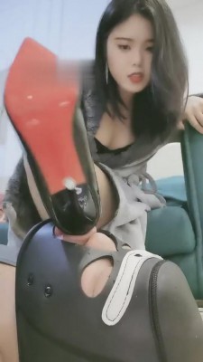 【失心S】高跟极度羞辱脚下奴 bf6684