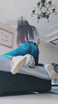 【猫神大人】诱惑闺蜜男友坐脸喂食 bf6155