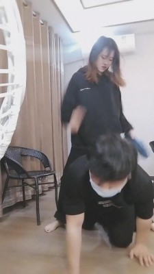 【德意户外男神】重度耳光/提档/踢踹/咬手/骑马/转胯 bf10283