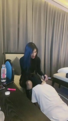 【C皇】白领黑丝恋足调 bf10302