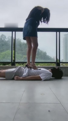 【路子宝宝】阳台户外调教高跟踩踏 bf10473