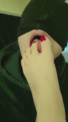 【风吟女神】私人影院让老板舔臭脚丫 bf11140