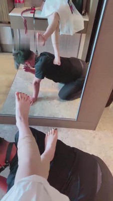 【玖玖啊】学生S脏短靴棉袜踩踏羞辱/滴蜡 bf11058