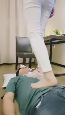 【武汉小主】棉袜堵嘴高跟裸足踩踏 bf11161