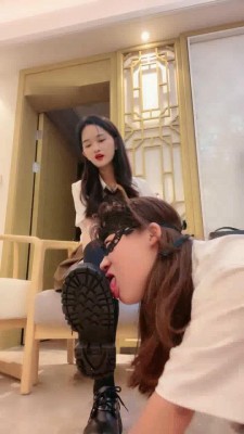 【汐月】调女闺蜜卑微伺候 bf11247