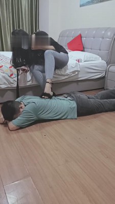 【重庆男神】素人小姐姐鞭打/踩踏专场 bf11497