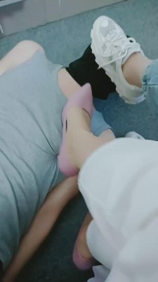 【bibi团】小白鞋+高跟踩脚垫 bf11538