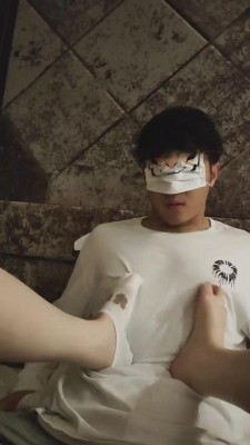 【木秋】户外让学弟尝尝原味船袜 bf11472