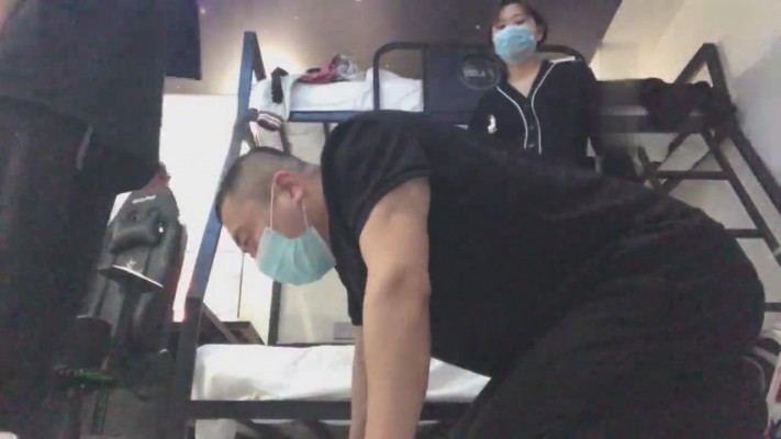 【77s】学生主重度爆踹 bf11586