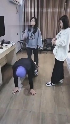 【开发素人】高冷双S精神小妹超狠首调 bf9792