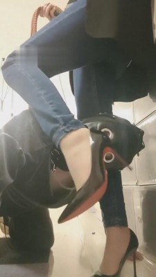 【咩祖】御姐高跟踩踏sp专场 bf9854