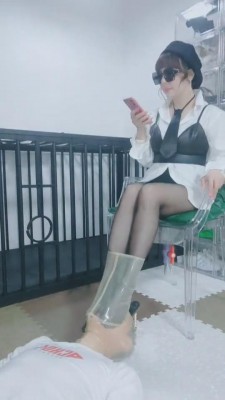 【乐爷】强制闻臭脚 bf8931