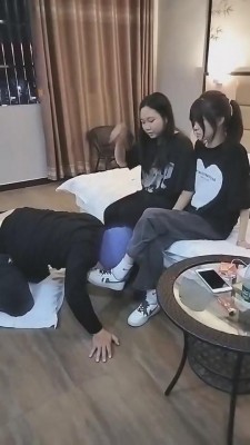 【德意男神】双素人女神提档/坐脸/耳光 bf8848