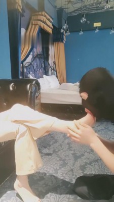 【冷心】坐脸/舔裸足/鞭打/滴蜡 bf8781