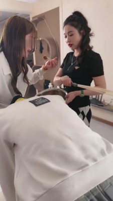 【领主老大】高难度苦难姿势耳光喂食+踩烂喂食【双视角版】 bf8537