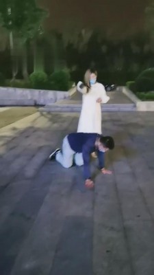 【小希女王】广场公开羞辱前男友 bf4370