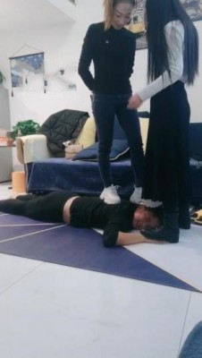 【小贱MT】双女神の残忍虐待 JS400000