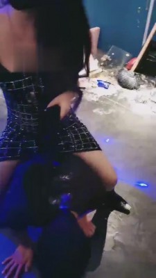 【傲雪】醉酒后酒吧公开处刑贱狗 bf4673