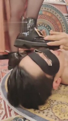 【三三】收拾贱奴耳光-踩-踹-踢裆-滴蜡 bf4812