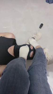 【魅儿】闻运动后原味白袜 bf4808