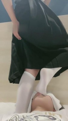 【暴力美学】脏白袜强迫狗舔/插嘴【完整版】 bf5704