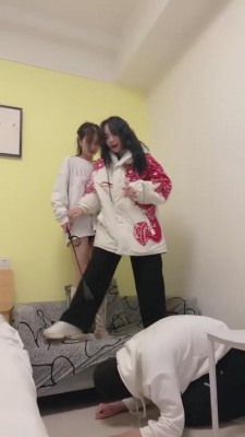 【黛颜】带素人闺蜜调教双狗 bf5774