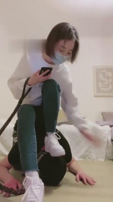 【Q月s】小白鞋白棉袜暴力踢踹 bf5232