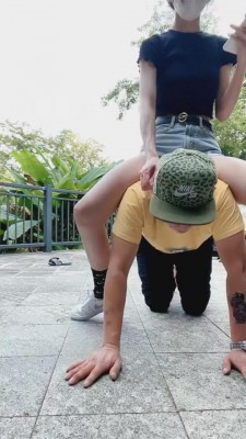 【暴力美学】御姐小白鞋棉袜户外揪耳光 bf1054