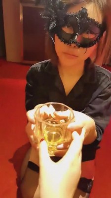 【舒钰】小三母狗就喜欢黑丝犯贱 bf1176