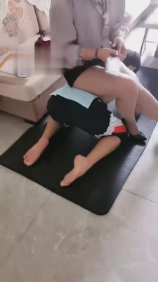 【燃一】家庭女教师诱导学生做狗 bf1612