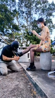 【暴力美学】户外舔靴子踩踏 bf1632