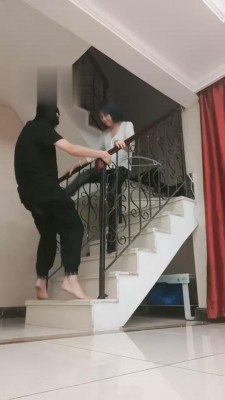 【曼禾】高跟强制暴力踢裆 bf1651