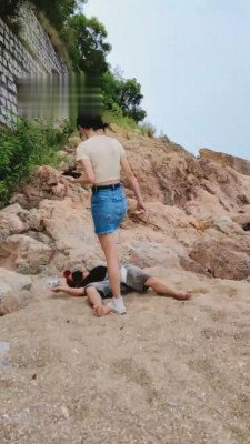 【暴力美学】海滩踢裆耳光踩踏 bf1848