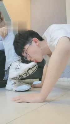 【岁岁殿下】让奶狗男朋友舔脏鞋 bf2062