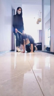 【佳影】校园女神羞辱双女学生 bf2637