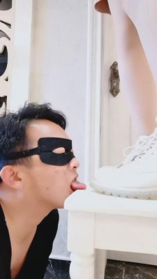 【猫神大人】御姐全体重踩踏虐-吃丝袜 bf2746