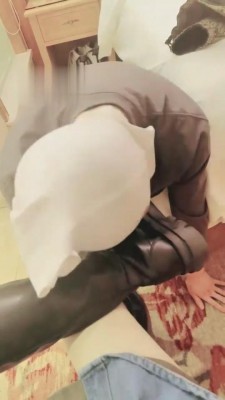 【岁岁殿下】精神小妹长靴肉丝虐 bf2789