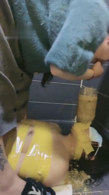 【逗逗】呕吐物羞辱喂食专场 bf2876