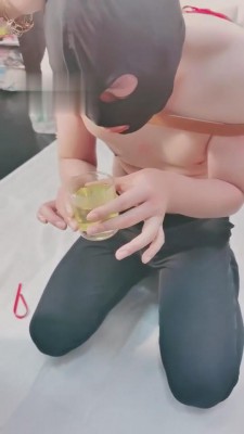 【微希】御姐范耳光/鞭打/圣水调狗 bf3063