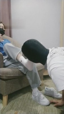 【晨希】运动后原味白袜脏鞋羞辱狗 bf3189