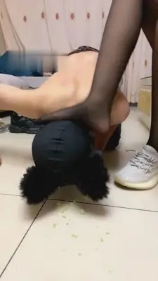 【昕昕】腿绞-双S-踩踏/鞭打/咀嚼物/口水/深喉/舔鞋底G-210709-21